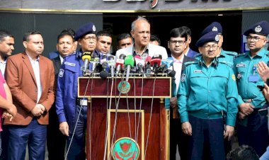 সাদা পোশাকে কাউকে আটক করতে পারবে না ডিবি: স্বরাষ্ট্র উপদেষ্টা