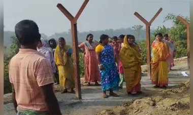 ভারতীয়দের বিক্ষোভের মুখে বিএসএফ, বন্ধ কাঁটাতারের বেড়া দেওয়ার কাজ