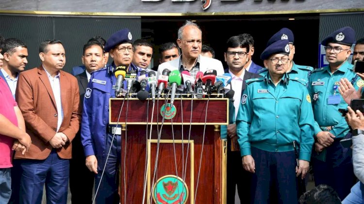 সাদা পোশাকে কাউকে আটক করতে পারবে না ডিবি: স্বরাষ্ট্র উপদেষ্টা