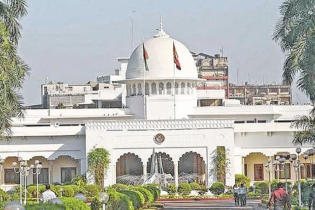 রাষ্ট্রপতি পদে নির্দলীয় ব্যক্তিকে দেখতে চান ৬৮% মানুষ : জরিপ