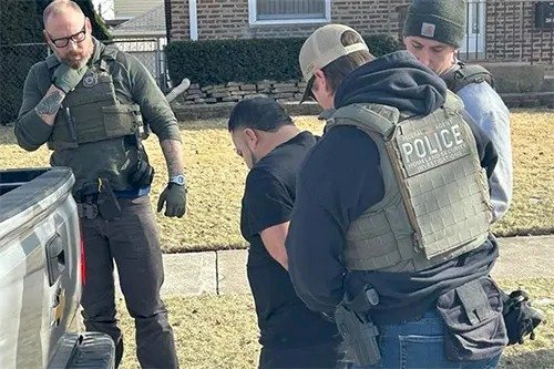 অবৈধ অভিবাসীদের খোঁজে নিউ ইয়র্ক এবং নিউ জার্সির গুরুদ্বারগুলোতে ‘অভিযান’ পুলিশের