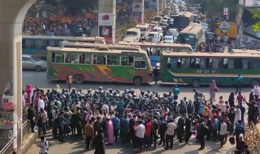 গণঅভ্যুত্থানে আহতদের পুনর্বাসন-ক্ষতিপূরণের দাবিতে শাহবাগে অবরোধ