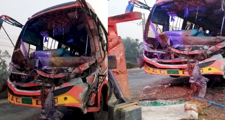 হবিগঞ্জে মহাসড়কে ট্রাক-বাসের সংঘর্ষে আহত ১৫