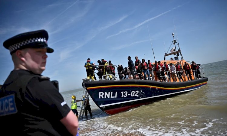 যুক্তরাজ্যে আরো কঠোর হচ্ছে অভিবাসনবিধি