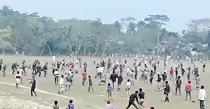 শান্তিগঞ্জে শিরনি বিতরণকে কেন্দ্র করে সংঘর্ষ, আহত অর্ধশতাধিক