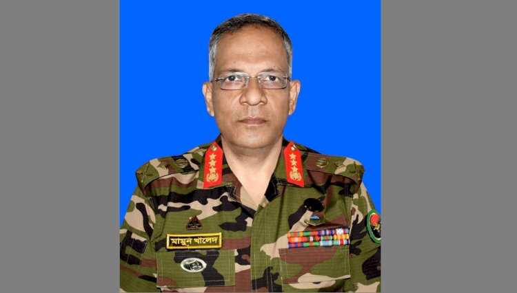 ডিজিএফআইয়ের সাবেক ডিজিসহ ৪ জনের দেশত্যাগে নিষেধাজ্ঞা