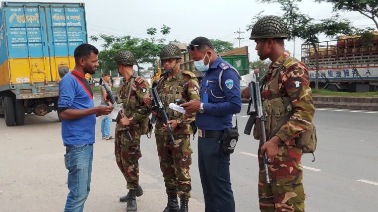 ঈদযাত্রায় স্বস্তি ফেরাতে তৎপর পুলিশ-সেনাবাহিনী