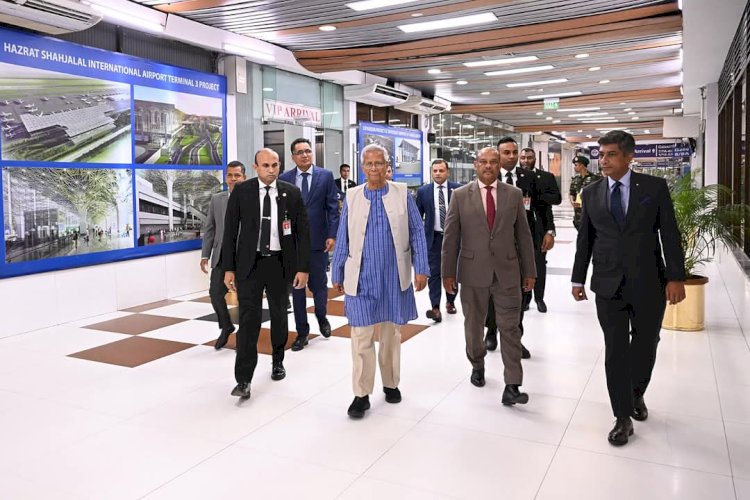 ৪ দিনের সফরে ঢাকা ছাড়লেন প্রধান উপদেষ্টা