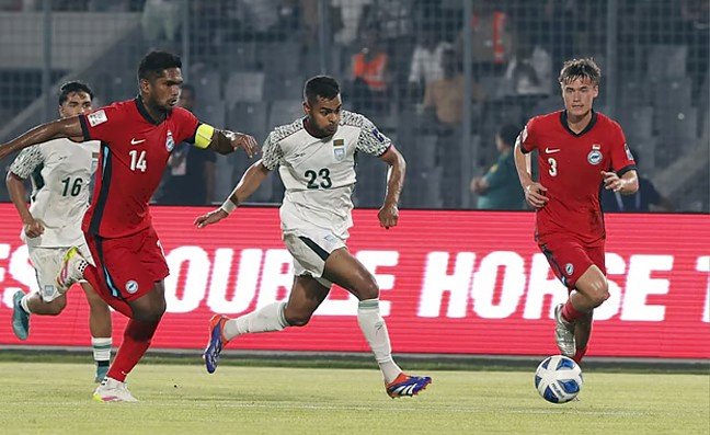 সুযোগ নষ্টের মহড়ায় পিছিয়ে বাংলাদেশ