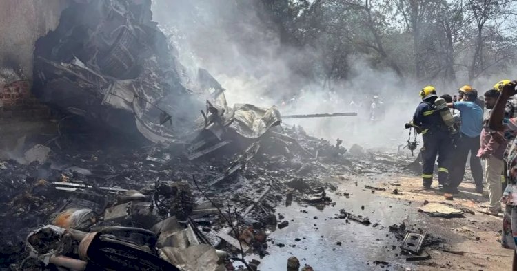 ২৪২ যাত্রী নিয়ে ভারতে বিমান বিধ্বস্ত