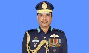 স্ত্রীসহ বিমান বাহিনীর সাবেক প্রধানের বিরুদ্ধে দুদকের ২ মামলা