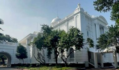 'পুলিশের পোশাক পরা লোকদের হিন্দি কথা বলতে শুনি'