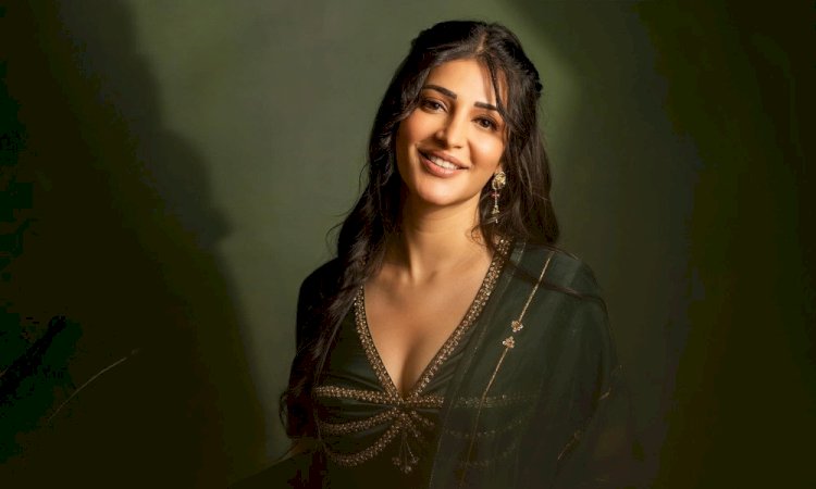 বিয়ে না করেই মা হতে চান শ্রুতি