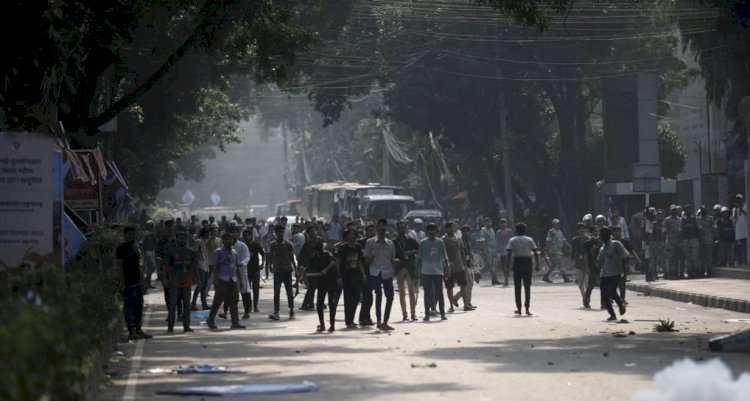 সচিবালয়ে ঢুকে ভাঙচুর, ধাওয়া পাল্টা ধাওয়া