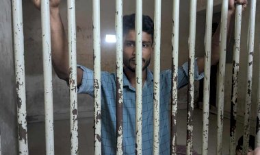 ৩২-এ ফুল দিতে আসা সেই রিকশাচালক কারাগারে