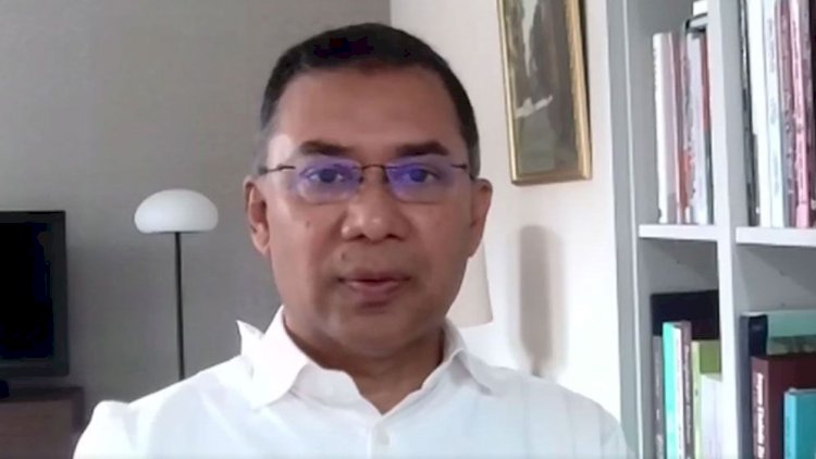 ইস্পাত কঠিন ঐক্য ধরে রাখুন