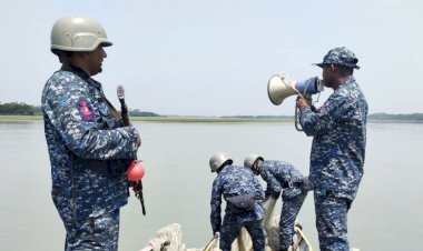 মা ইলিশ রক্ষায় ১৭ যুদ্ধজাহাজ মোতায়েন